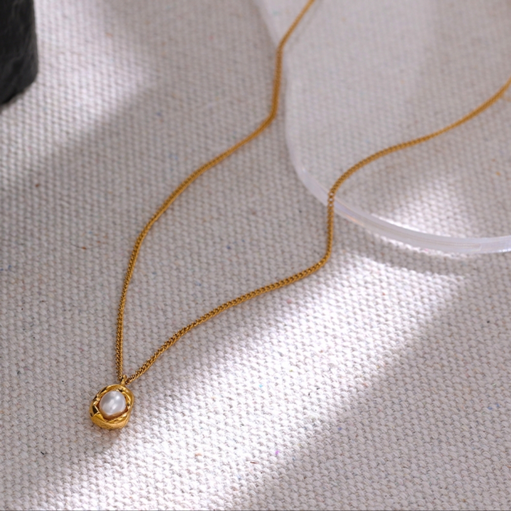 Charm Chic Pearl Drop Pendant Necklace - Picture 6 of 9